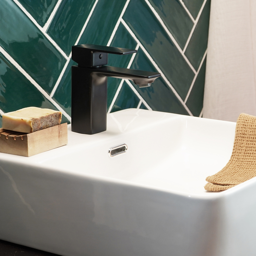 gp_soria-black_bajo_02-033c6a8e275c15baf417121630401889-1024-1024